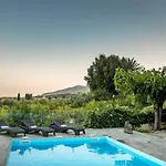 Natura Prive Swimming Pool Villa *