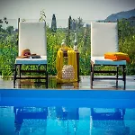 Natura Prive Swimming Pool Villa