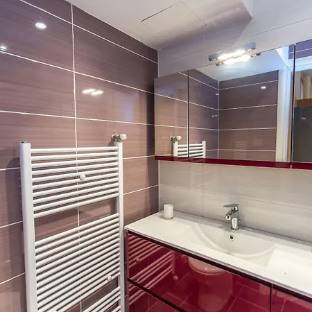 Natura Prive Swimming Pool Литакия