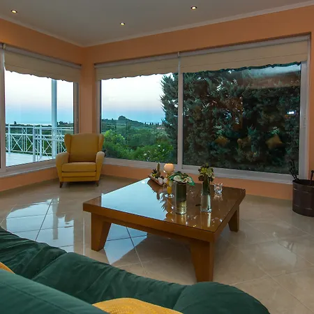 Natura Prive Swimming Pool Λιθακιά