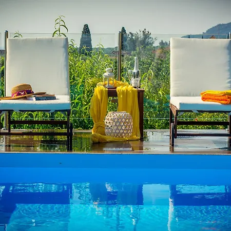 Natura Prive Swimming Pool * Λιθακιά