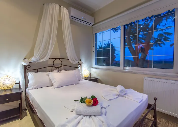 Natura Prive Swimming Pool Villa *