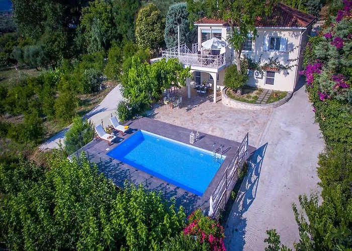 Villa Natura Prive Swimming Pool *