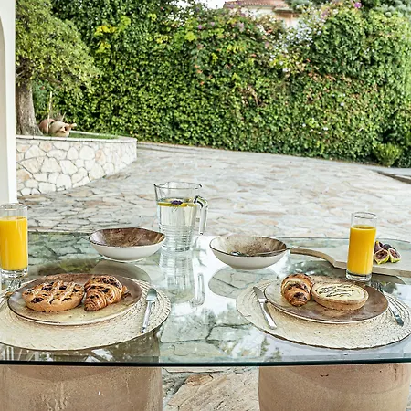 Natura Prive Swimming Pool *