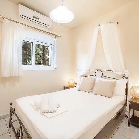 Natura Prive Swimming Pool Vila *