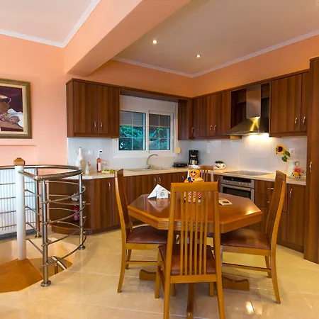 Natura Prive Swimming Pool Vila *