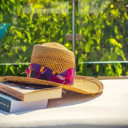 Natura Prive Swimming Pool Vila *