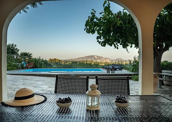 Natura Prive Swimming Pool Вилла Литакия