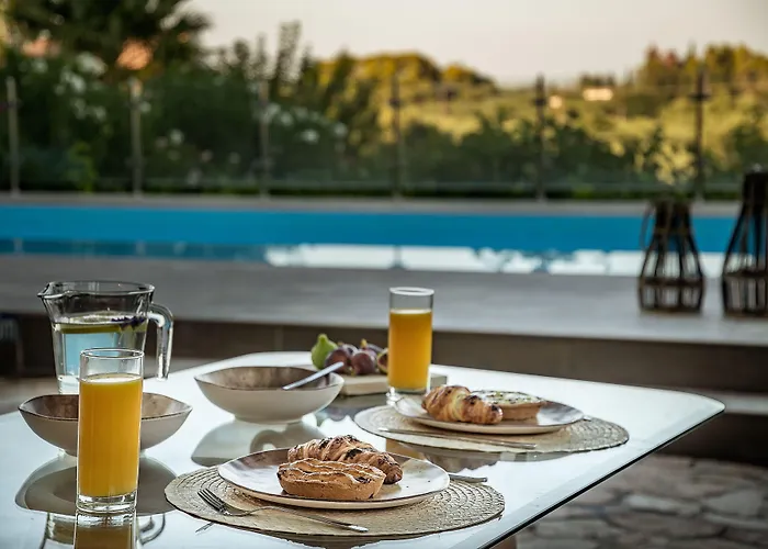 Natura Prive Swimming Pool Вилла Литакия