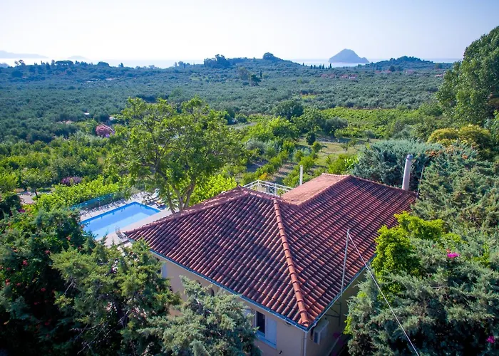 Natura Prive Swimming Pool Литакия